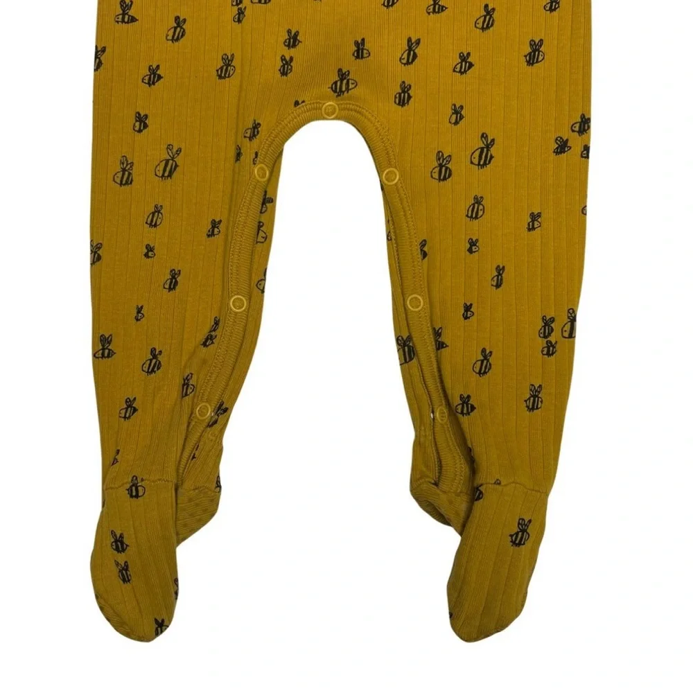 Fin &‎ Vince Bees Footed Romper